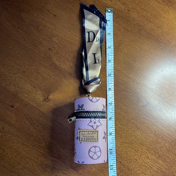 Pocketbook Charm. Pink Mini Cylinder. Zippered. NWOT - Picture 7 of 11